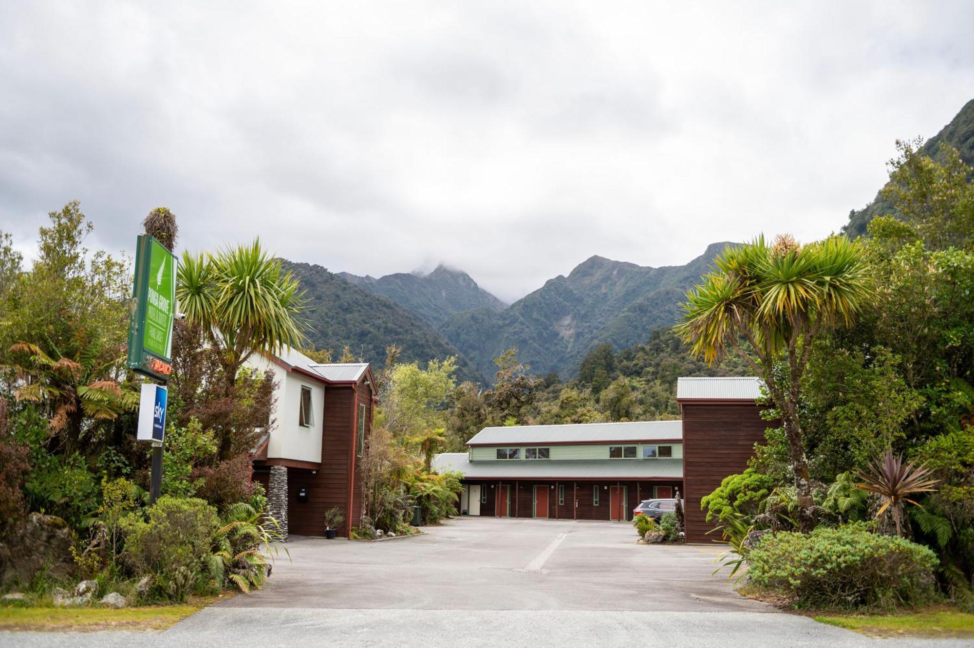 พันก้าโกรฟโฮเต็ล Motel ฟรานซ์โจเซฟ ภายนอก รูปภาพ